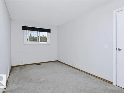 3633 44 AV NW photo 15