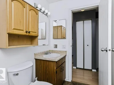 3633 44 AV NW photo 17