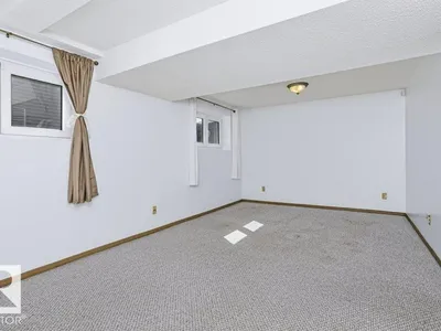 3633 44 AV NW photo 19