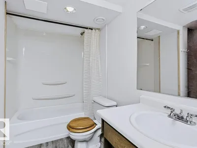 3633 44 AV NW photo 26