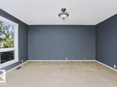 3633 44 AV NW photo 4