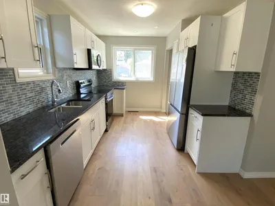12010 66 ST NW photo 6