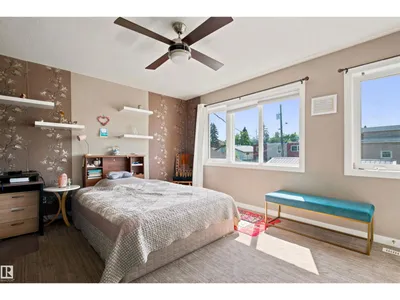 10833 63 AV NW photo 15