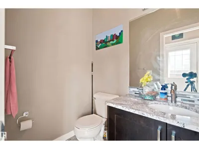 10833 63 AV NW photo 12
