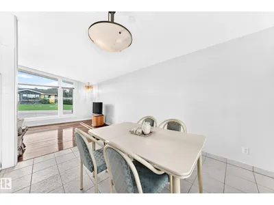 3311 104 AV NW photo 10