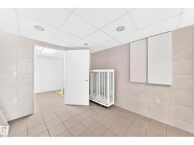 3311 104 AV NW photo 36