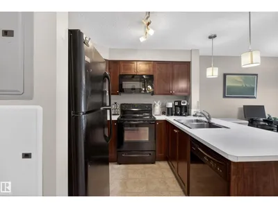 #207 3719 WHITELAW LN NW photo 6