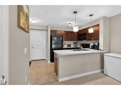 #207 3719 WHITELAW LN NW photo 8