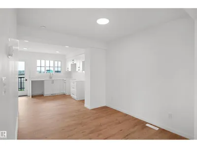 #93 3705 141 ST SW photo 9