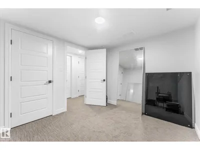 121 GLENRIDDING RAVINE RD SW photo 46