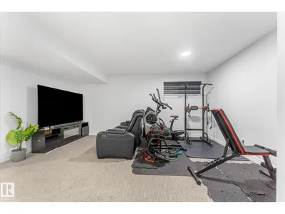121 GLENRIDDING RAVINE RD SW photo 41