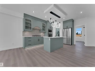 213 Falcon Crescent photo 10