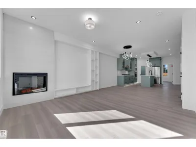 213 Falcon Crescent photo 16