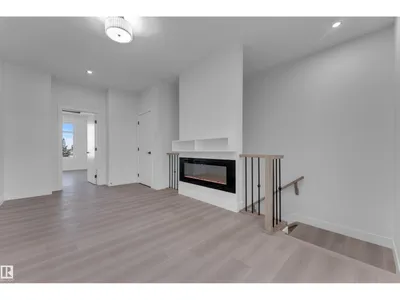 213 Falcon Crescent photo 22