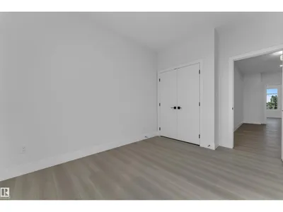 213 Falcon Crescent photo 26