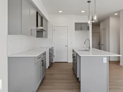 19123 20 AV NW photo 10