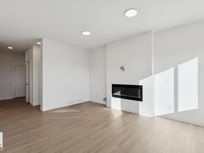 19123 20 AV NW photo 17