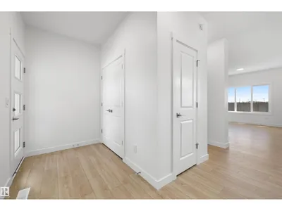 19123 20 AV NW photo 34