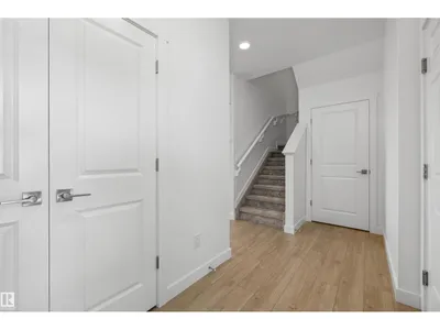 19123 20 AV NW photo 35