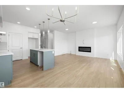 19123 20 AV NW photo 42