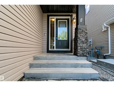 1420 158 ST SW photo 4
