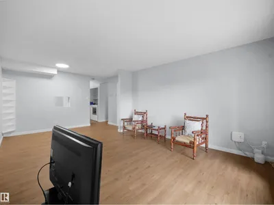 #4 3851 76 ST NW photo 16