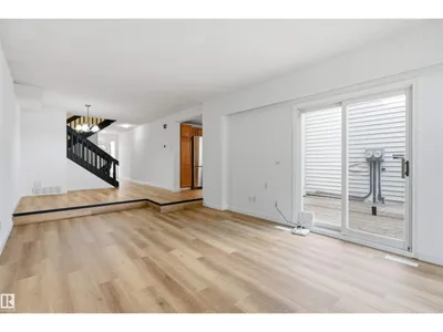 6804 36A AV NW photo 11
