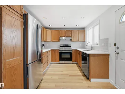 6804 36A AV NW photo 16