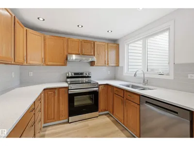 6804 36A AV NW photo 19