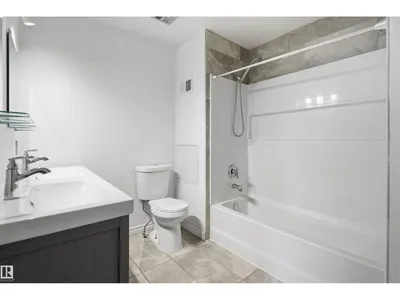 6804 36A AV NW photo 23