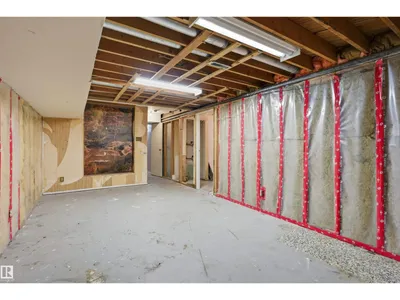 6804 36A AV NW photo 29