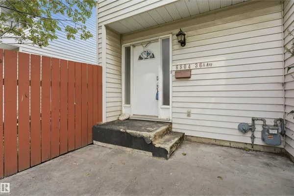 6804 36A AV NW photo 3