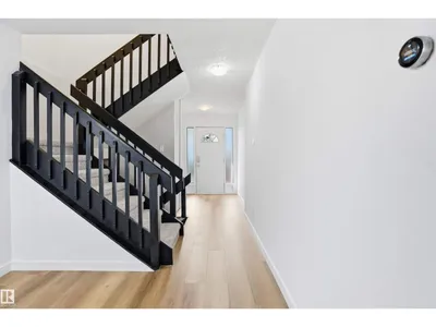 6804 36A AV NW photo 4