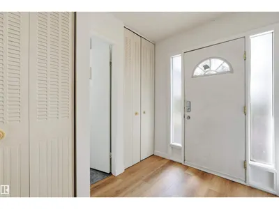 6804 36A AV NW photo 6
