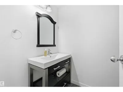 6804 36A AV NW photo 7