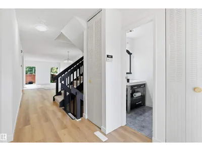 6804 36A AV NW photo 8