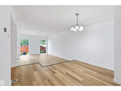 6804 36A AV NW photo 9