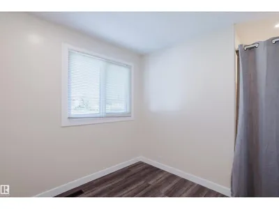 36 HARROW CIRCLE CI NW photo 20