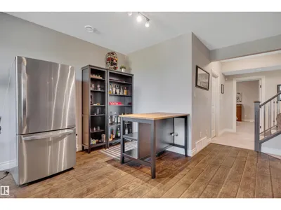 4232 8 ST NW photo 30