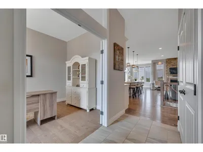 4232 8 ST NW photo 20
