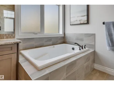 4232 8 ST NW photo 26