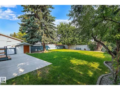 16016 78A AV NW photo 35