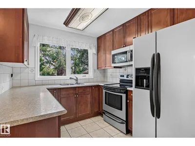 16016 78A AV NW photo 9