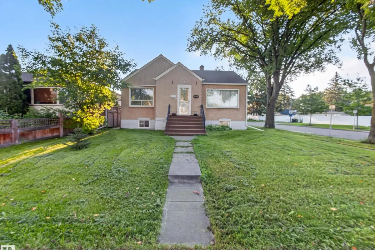 12403 92 ST NW exterior