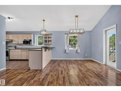 13803 130A AV NW photo 15