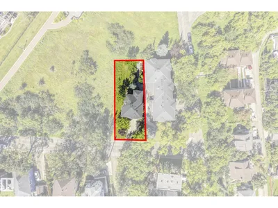 9404 100A AV NW photo 4