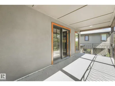 9404 100A AV NW photo 17