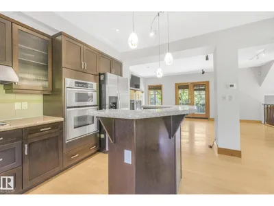 9404 100A AV NW photo 31