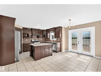 4711 152 AV NW photo 18