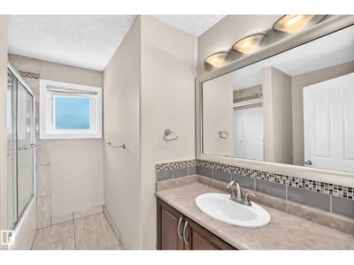 4711 152 AV NW photo 44